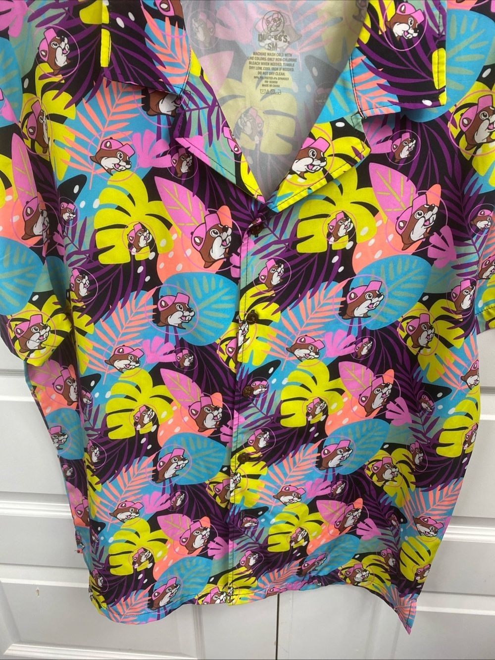 Buc-ee’s Men's Tropical Camper Button Up Polo Shirt Multicolor SM/Med Bright - Picture 7 of 7